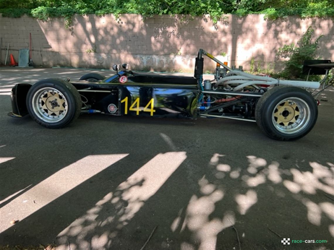 delta-ir-f4-1976-british-f4-champion