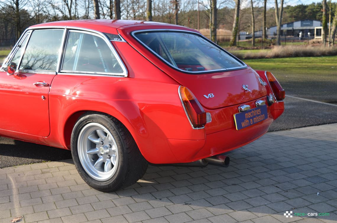 1979-mgb-gt-v8-sebring