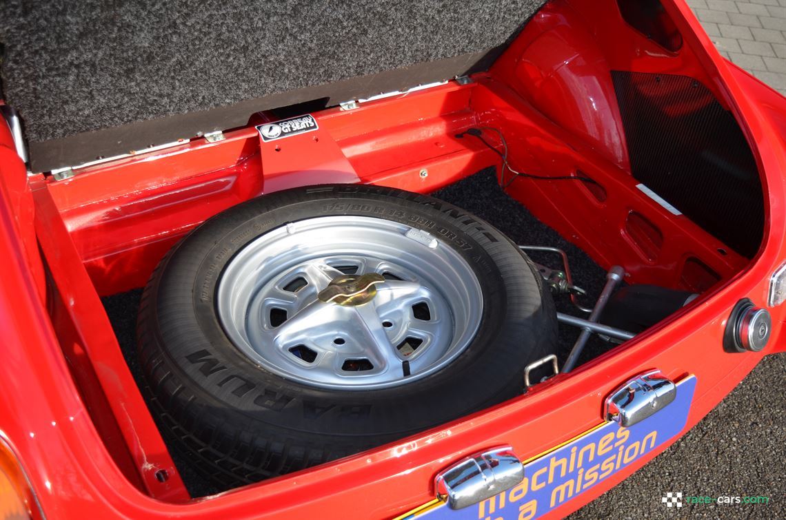 1979-mgb-gt-v8-sebring